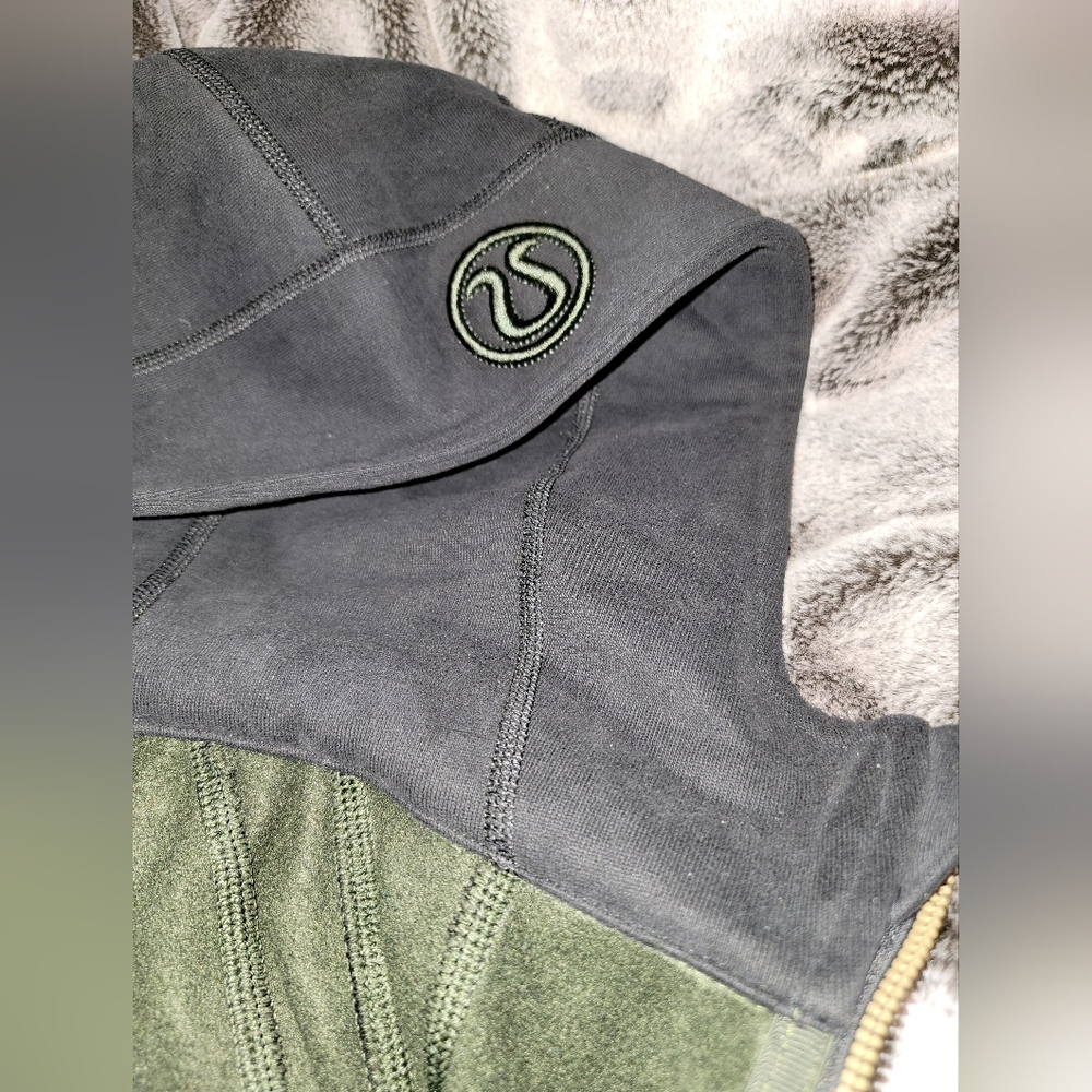 Lululemon Black And Green Scuba Full Zip Size 4 - Picture 4 of 11